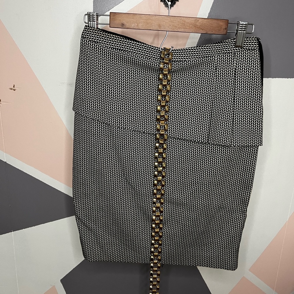 Black and White Houndstooth Pencil Skirt. Knee Length with Gold Chain Belt